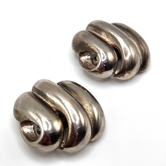 VINTAGE Erwin Pearl Silver-Tone Puffed Swirl Square Clip-On Earrings - Picture 1 of 6